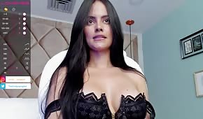 Beautiful Latina on sex cam